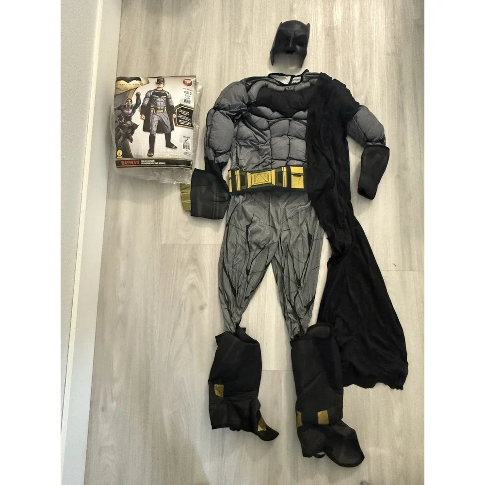 Deluxe Muscle Chest  Batman Child Halloween Costume size Large 12-14 Rubies